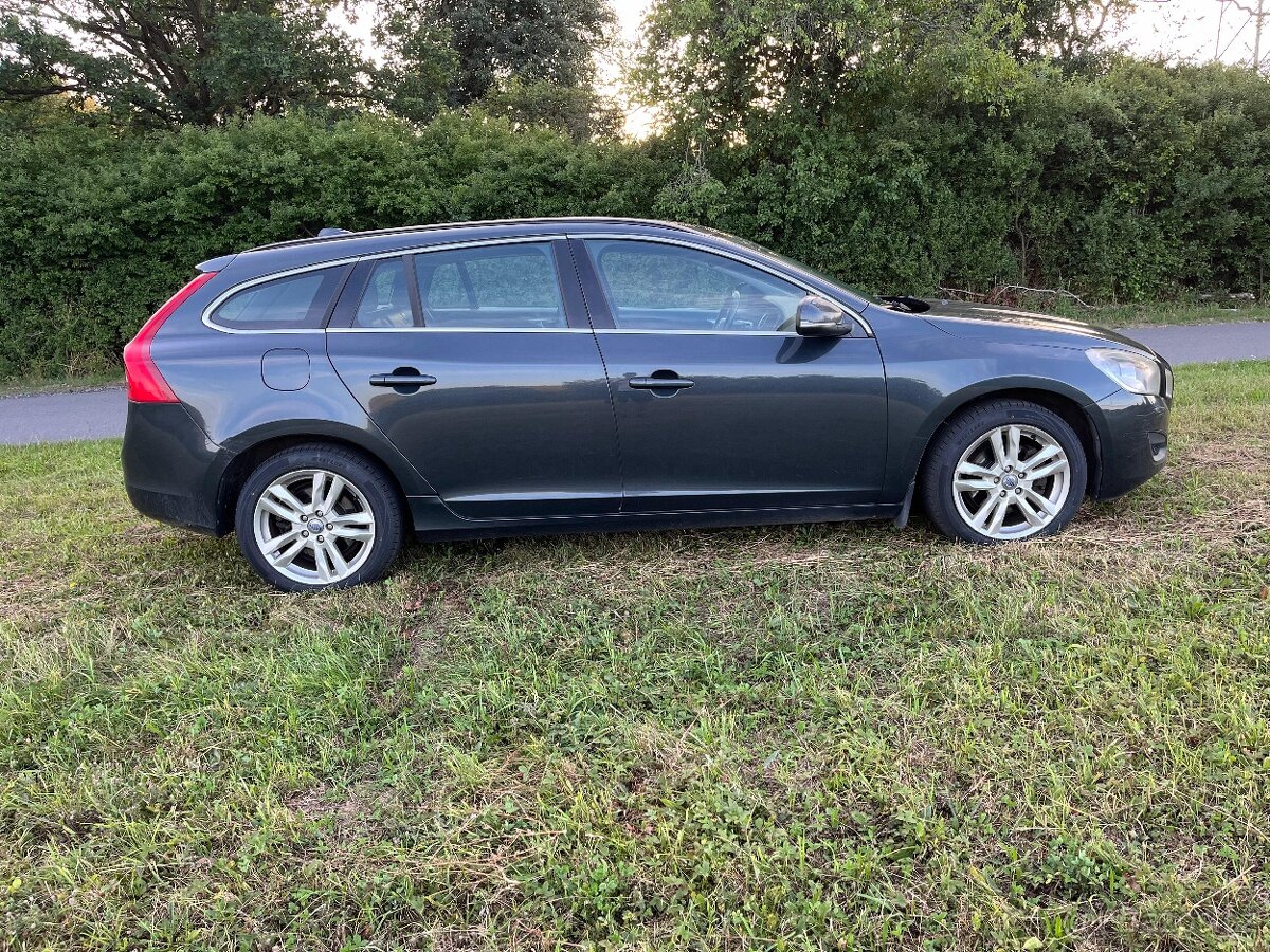 Volvo V60, 1,6 D2 84kW, kůže, city safety - 7