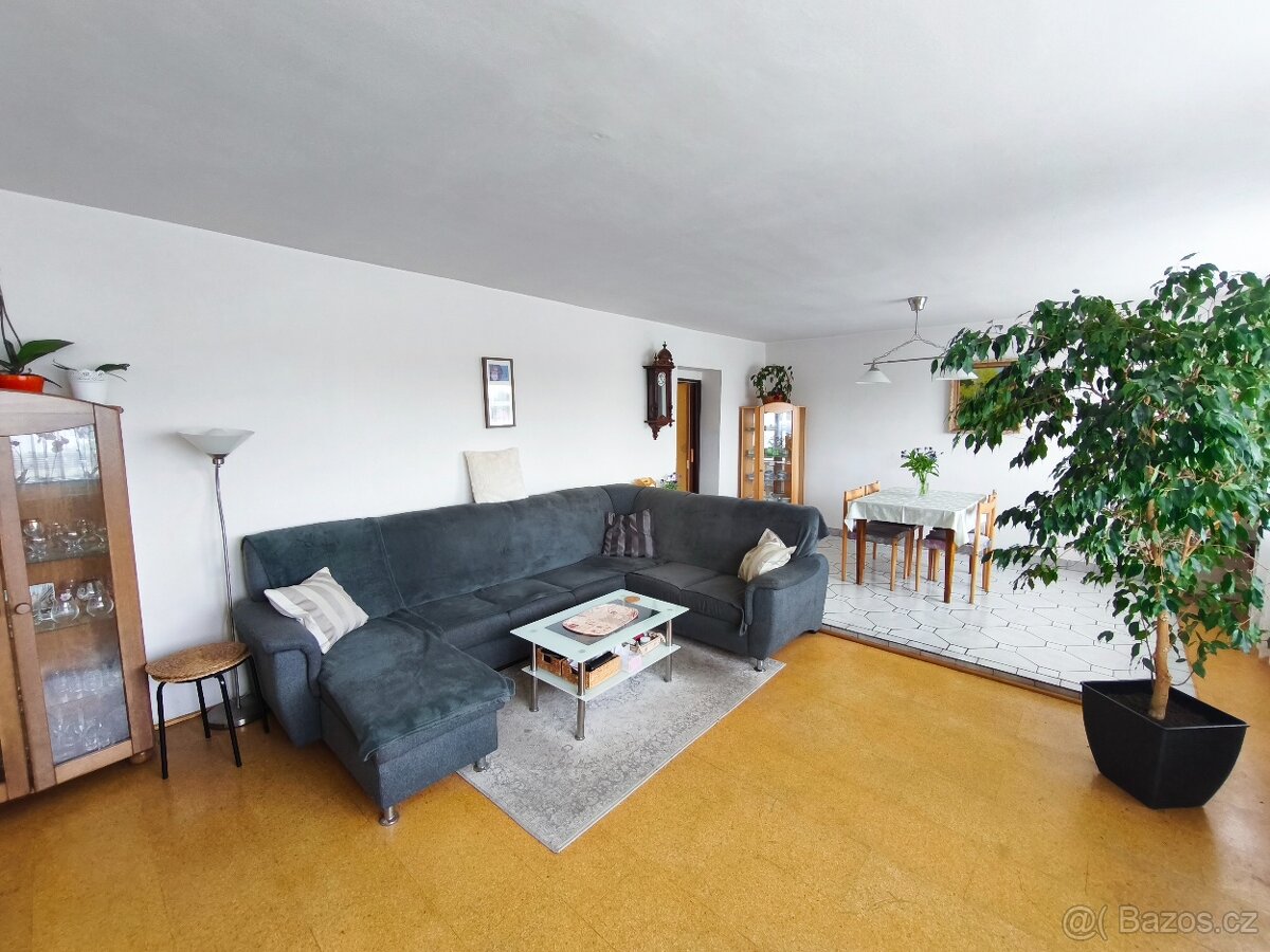 Rodinný dům 4+1 s garáží, terasou a zahradou – Lipník n. B. - 7