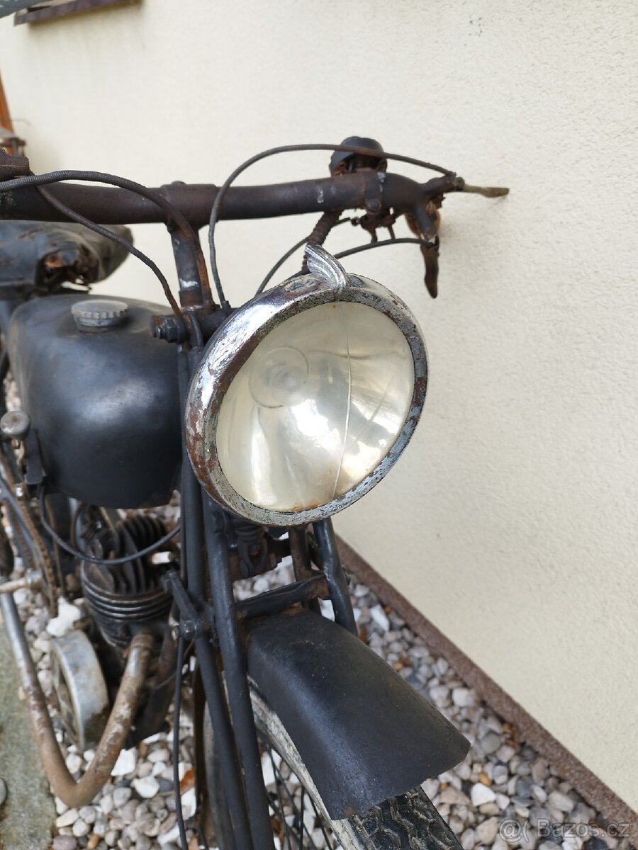 Motocykl veterán Peugeot - 7