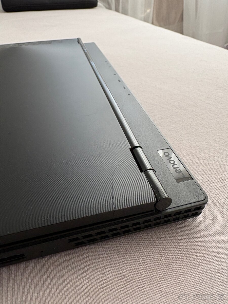 herní notebook Lenovo Legion - 7