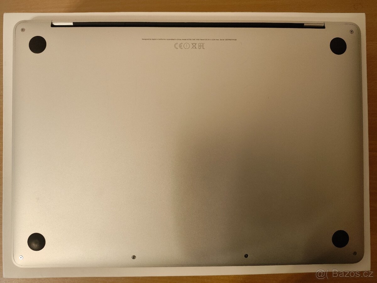 MacBook Pro 2017 | i5 • 8GB • 256GB SSD - 7