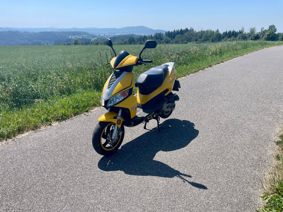 Skútr 50ccm 4T - 7