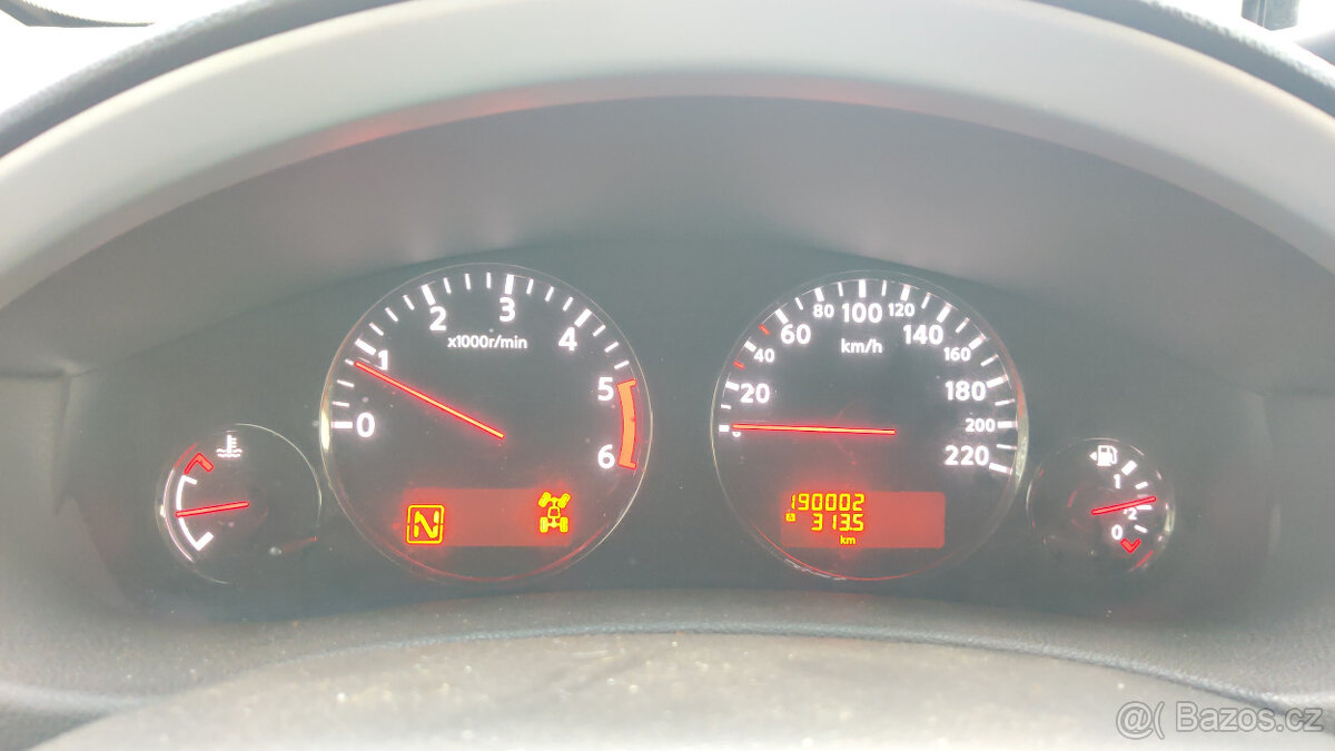 Nissan Pathfinder 3.0 V6 automat 7míst TOP STAV 2010 - 7
