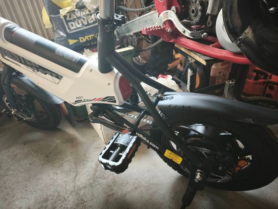 Prodám skládací malé lehké elektrokolo - nové - 7