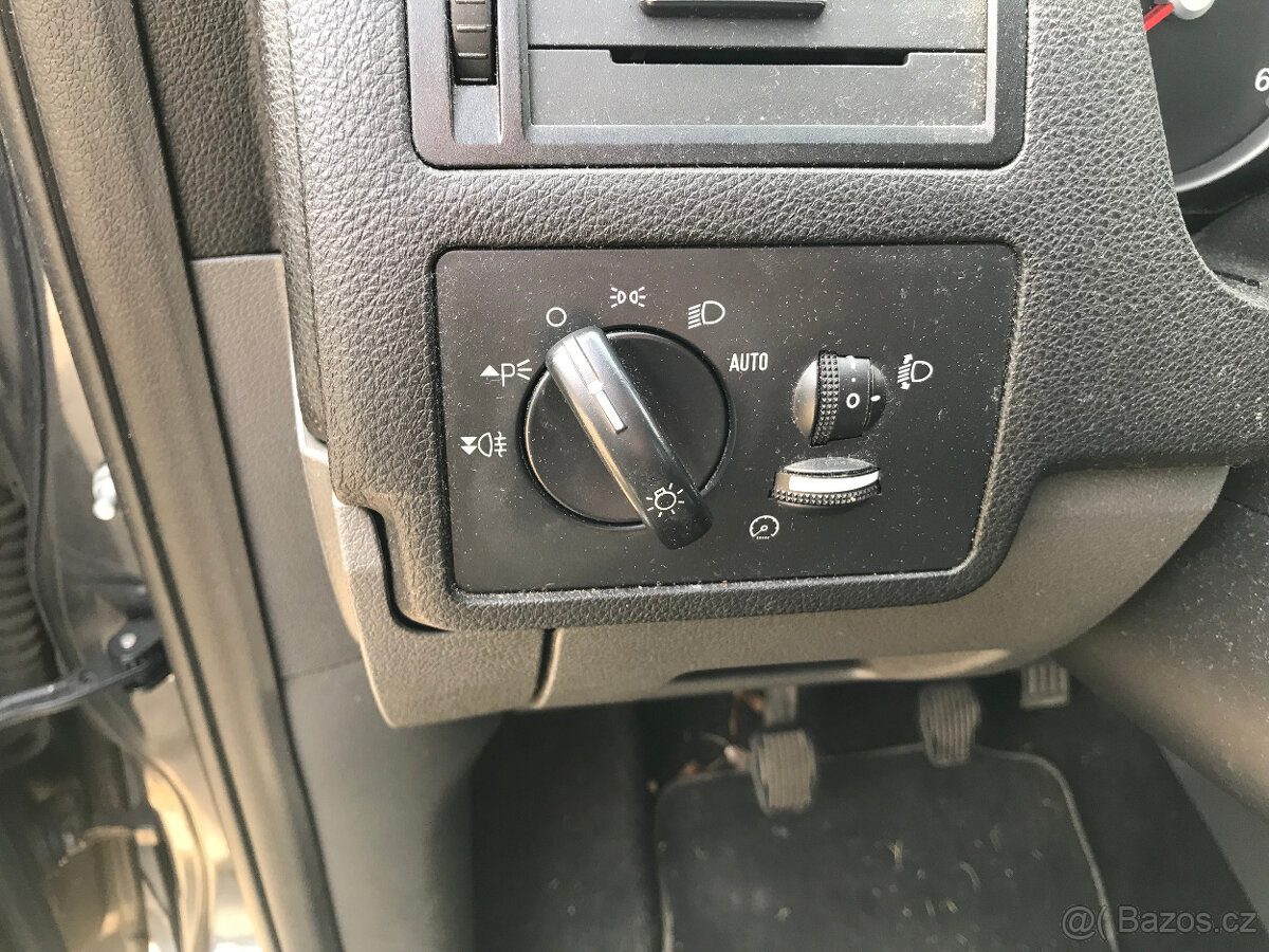 Ford Focus C-MAX 1,6TDCi 66kW 2006 - díly - 7