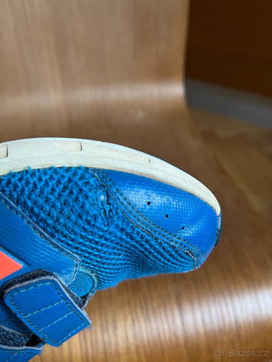 Tenisky, sálovky Adidas vel. 34 - 7