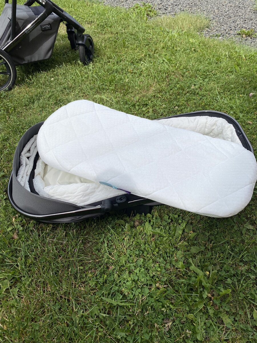 Kočárek Moon Style “Black chrome limited edition” - 7