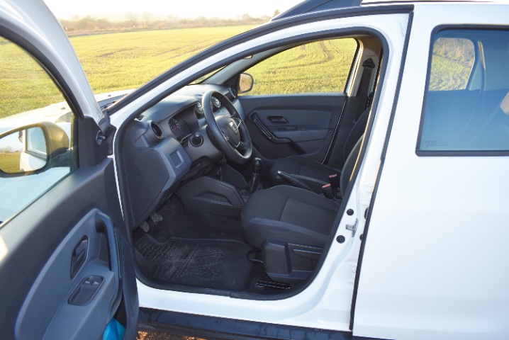 DACIA DUSTER 1,6 SCE 174 680KM, 1.M,TEMPOMAT,PO SERVISE - 7