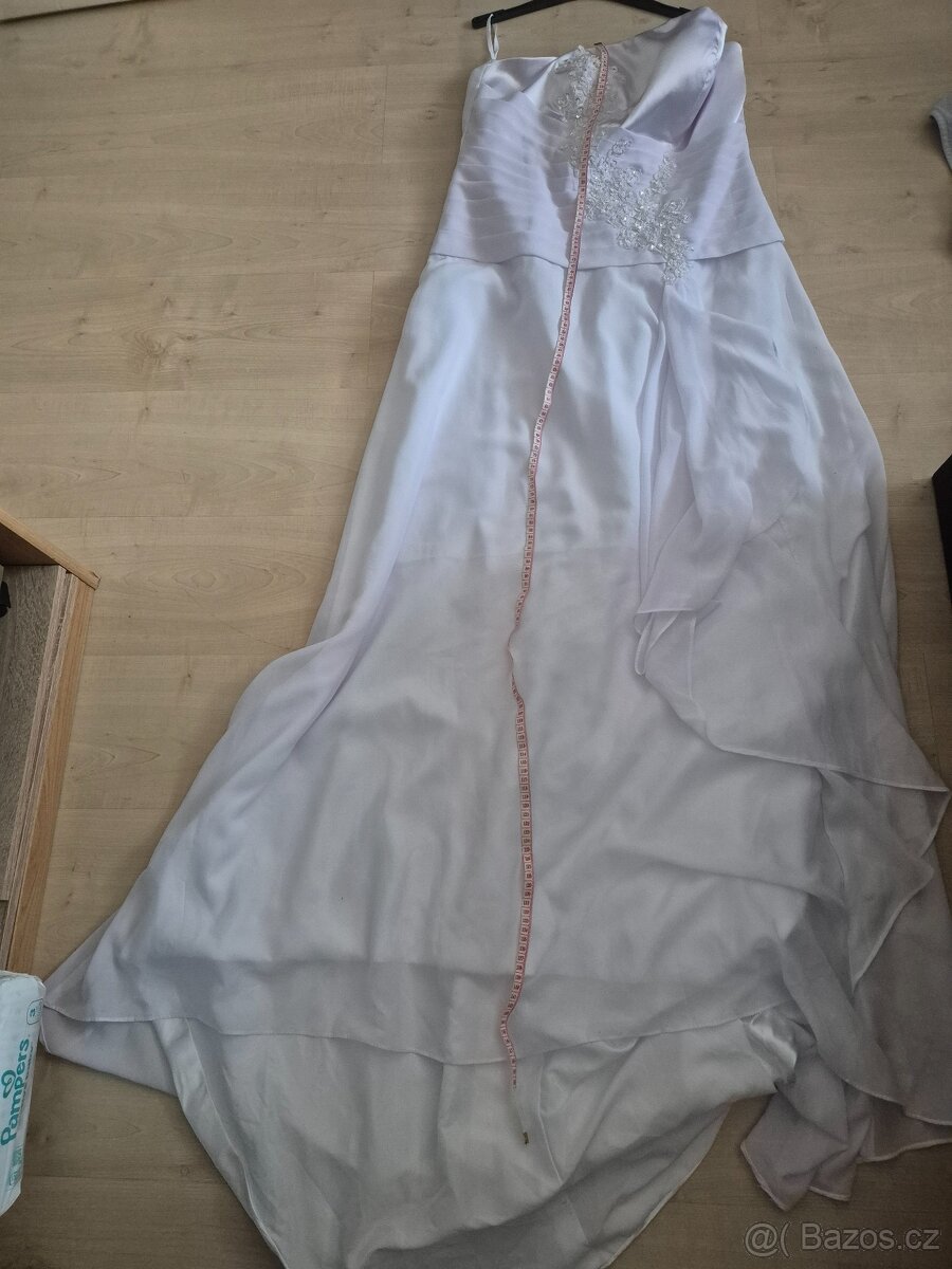 Svatební šaty s vlečkou - 7