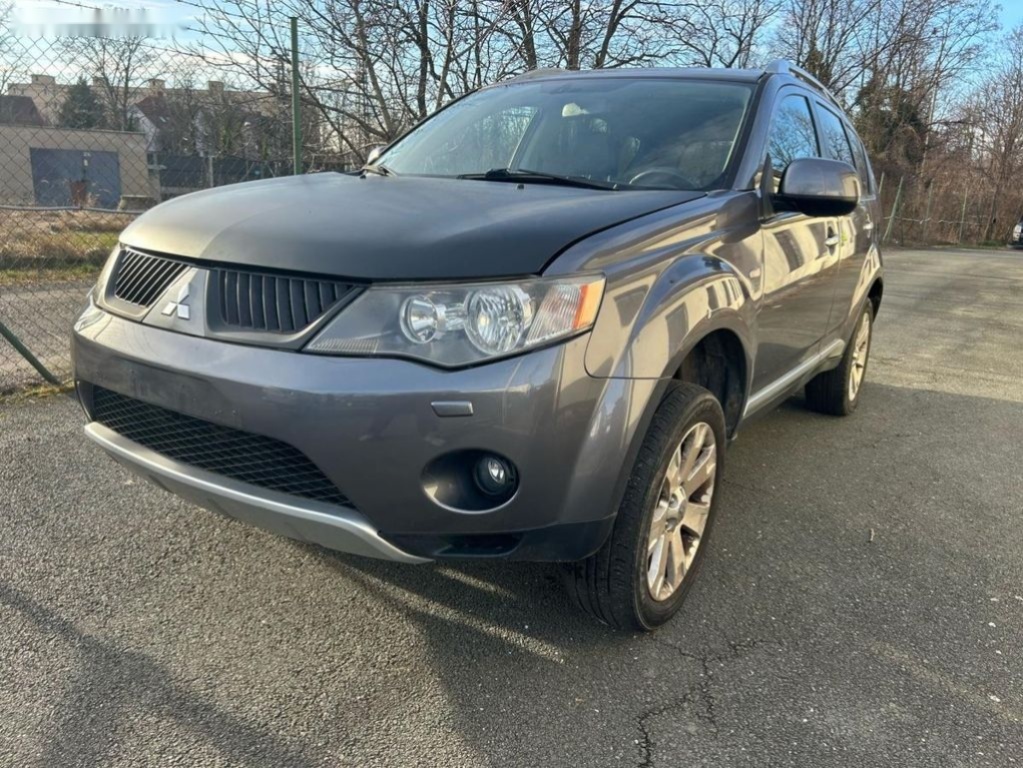 Mitsubishi Outlander,2.4 4x4 7 míst max. výbava - 7