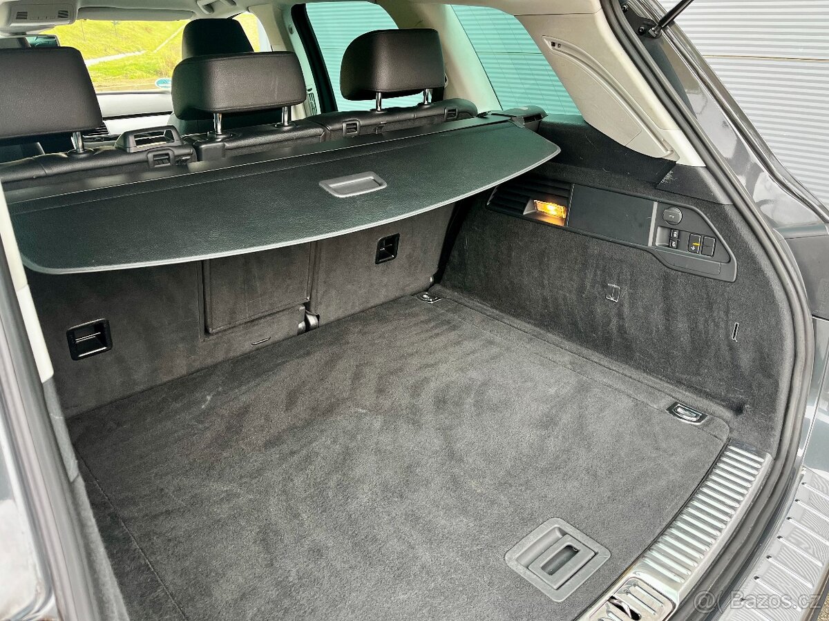 VW Touareg 3.0TDI 180kW WEBASTO Tažné VÝHŘEV Bi-Xenony NAVI - 7