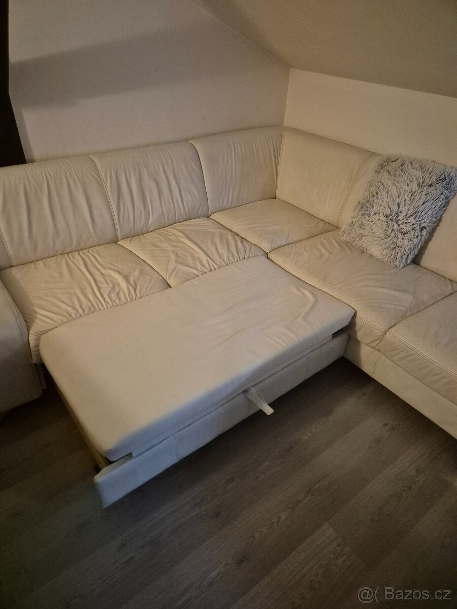 Kožená bílá sedačka - 7