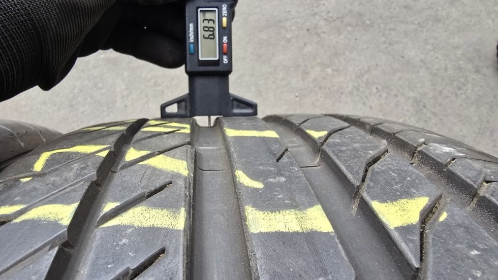 Letní pneu 245/40/19 Continental - 7