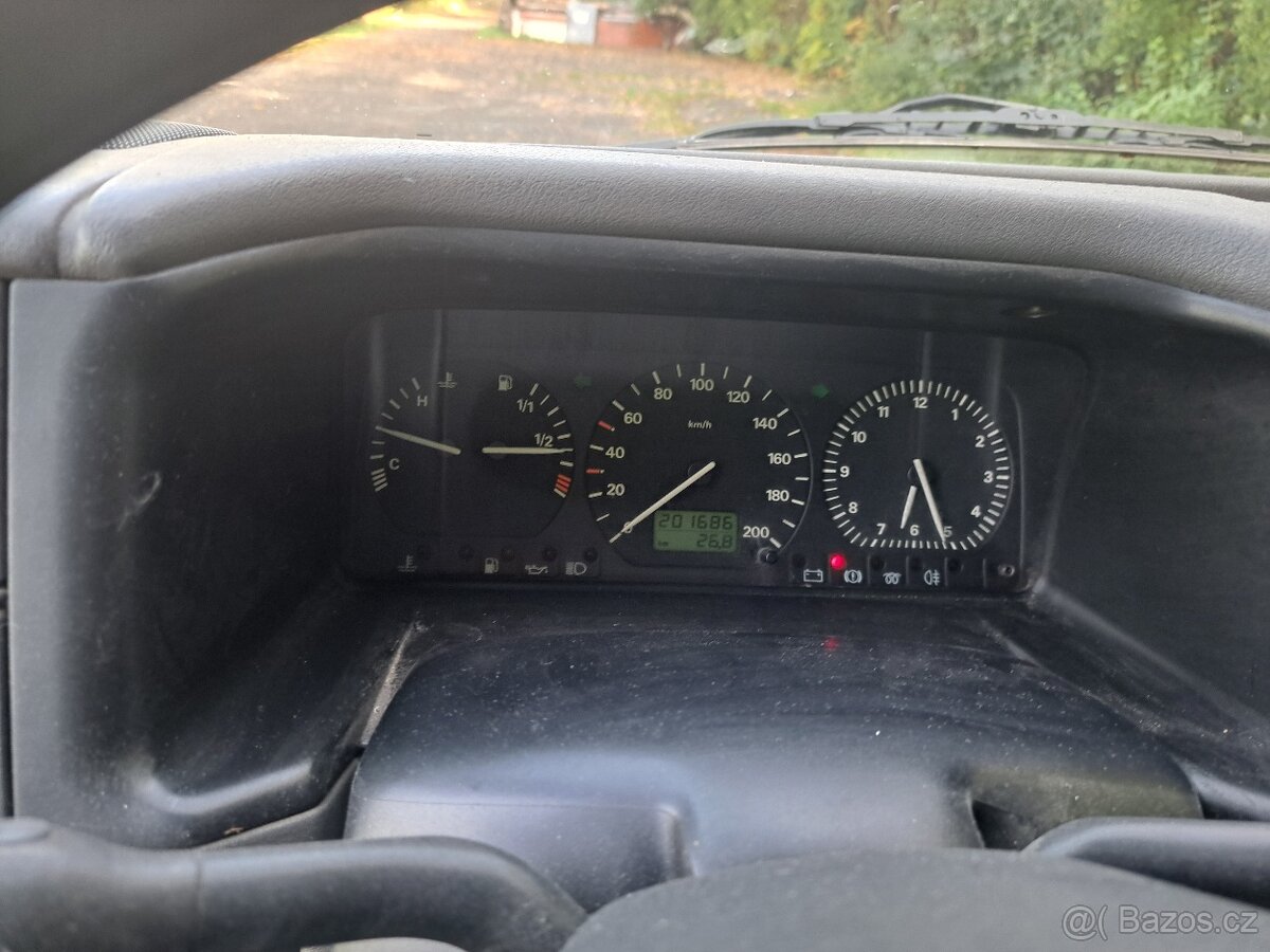 VW Transporter 1. 9 TDI - 7