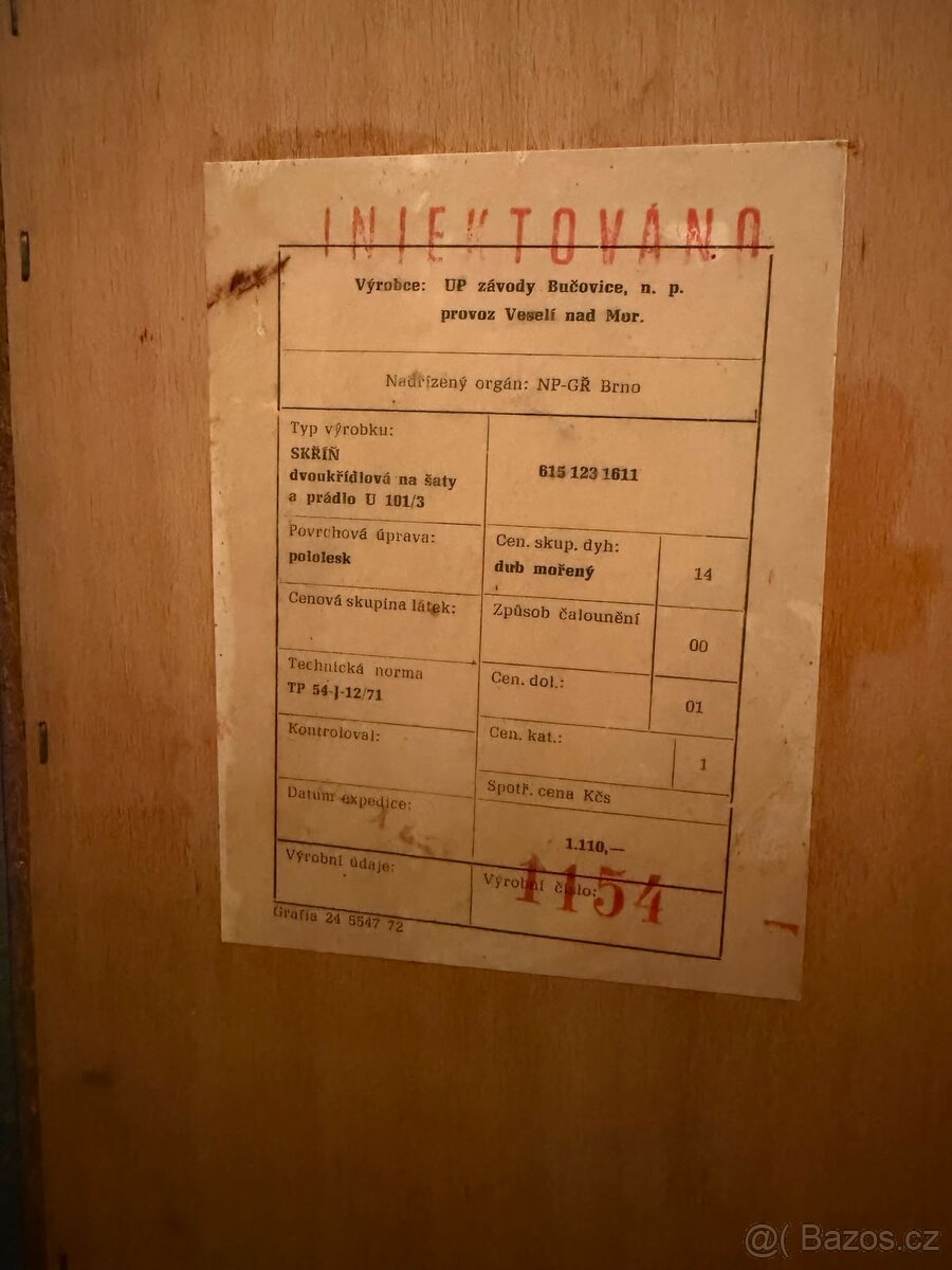 Retro dřevéná skříň - 7