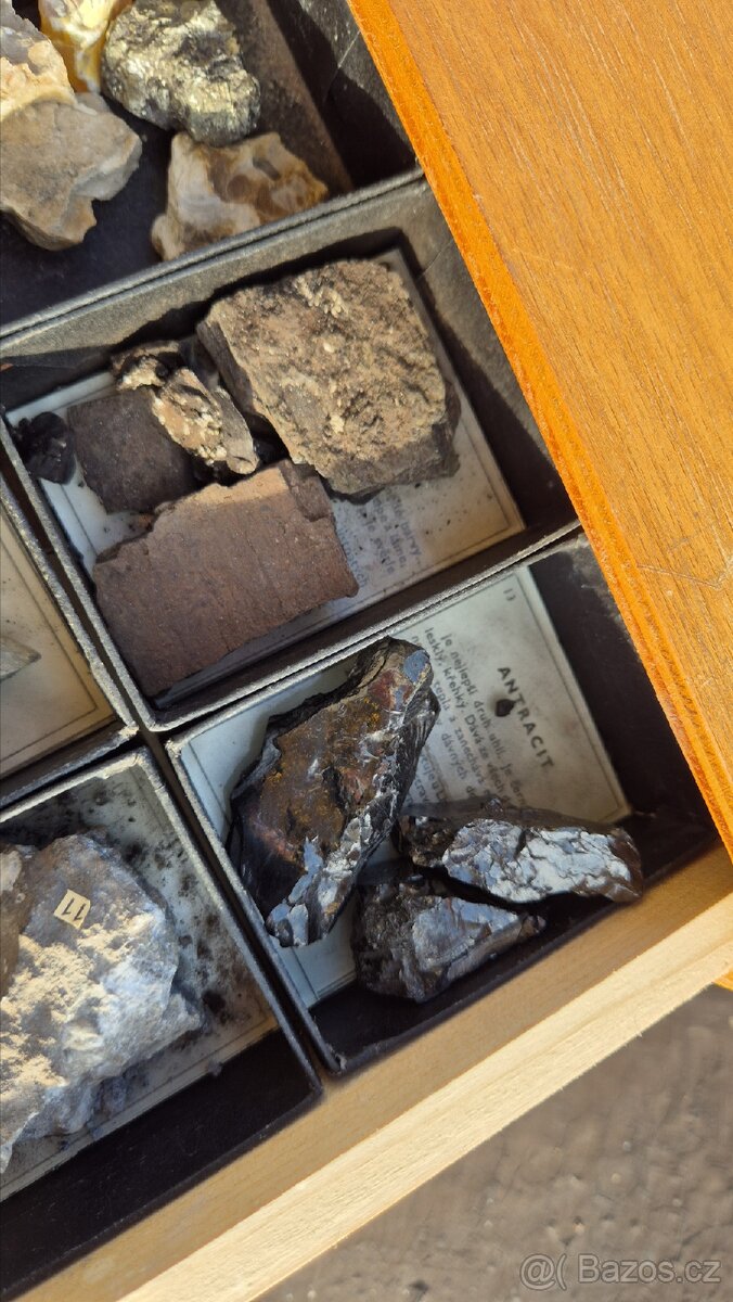 Starožitná školní sbírka minerálů - 7