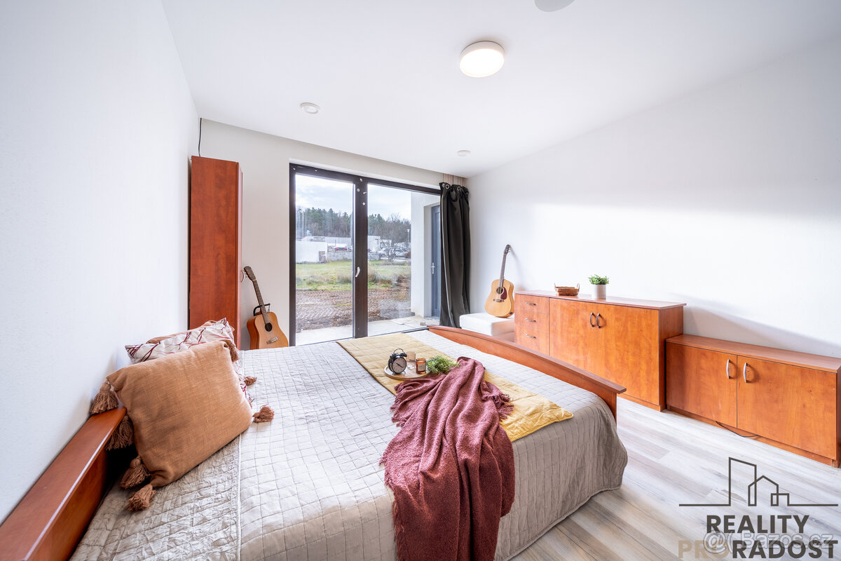 Novostavba s chytrou domácností na lukrativním místě ve Včel - 7