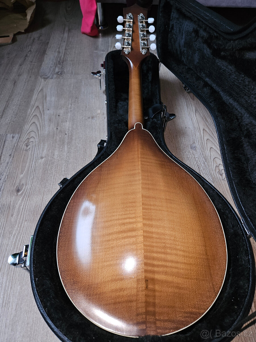 Zánovní česká celomasivní mandolína ULMA s kufrem - 7