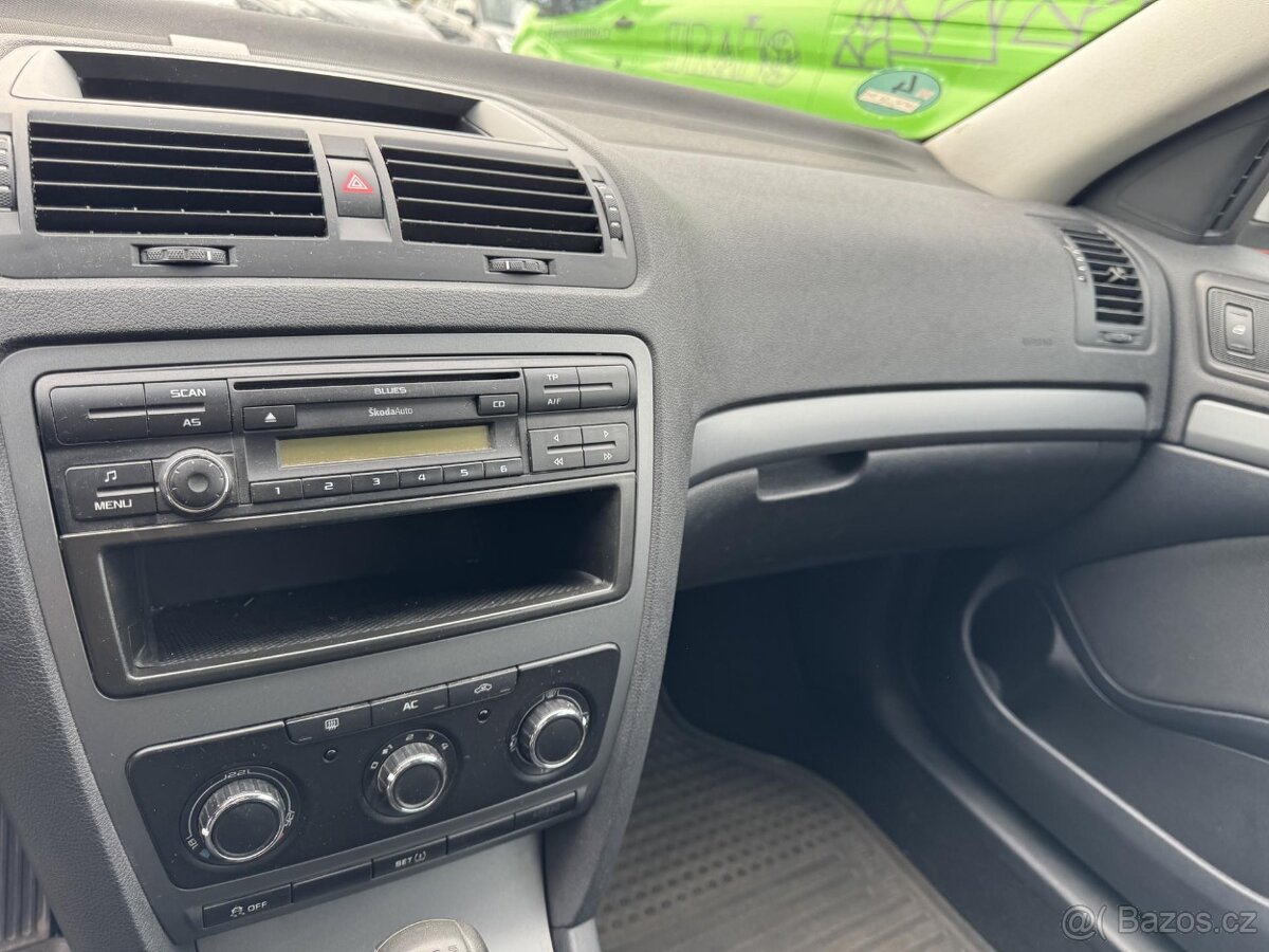 Škoda Octavia II 1.6TDI, kombi, 2010 - 7