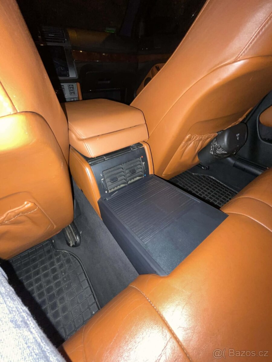 Zadní konzola s držáky nápojů BMW E39 - 7