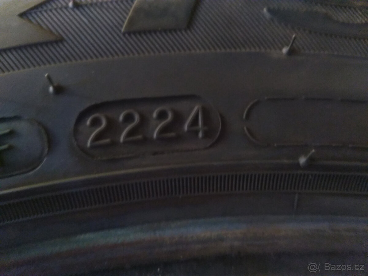 Maxxis 215/60R17C Zimní - 7