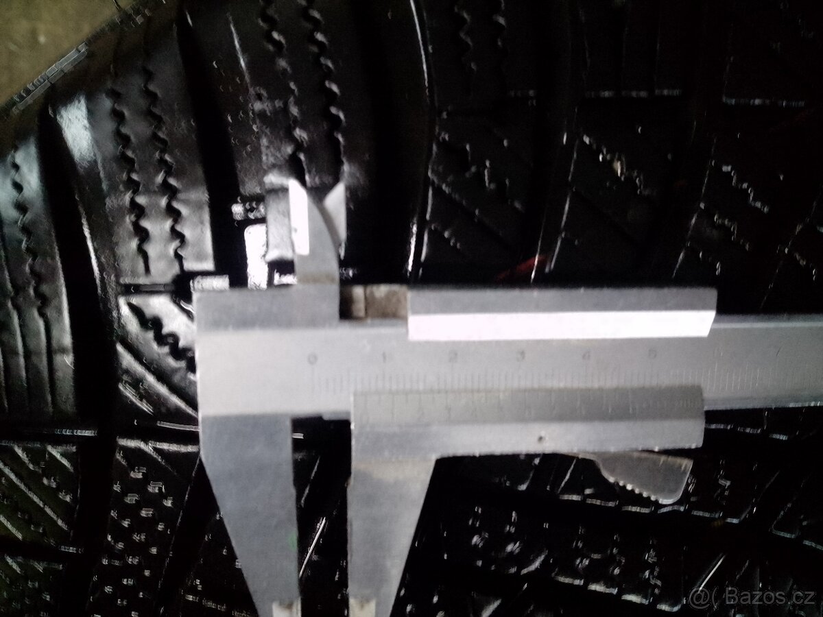 BMW F11 525D 150kw díly v barvě black sapphire - 7