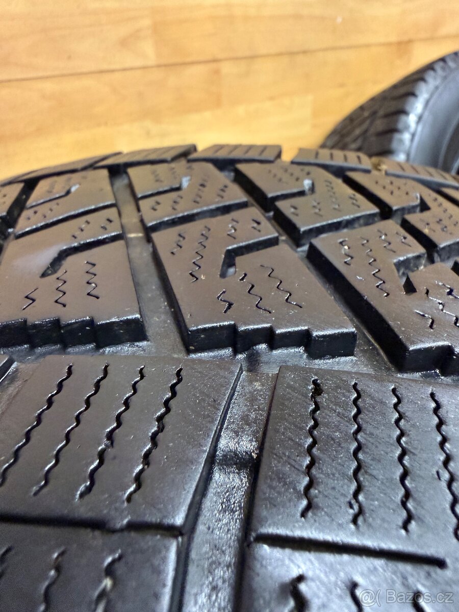 Zimní pneu 235/65/16C - 7