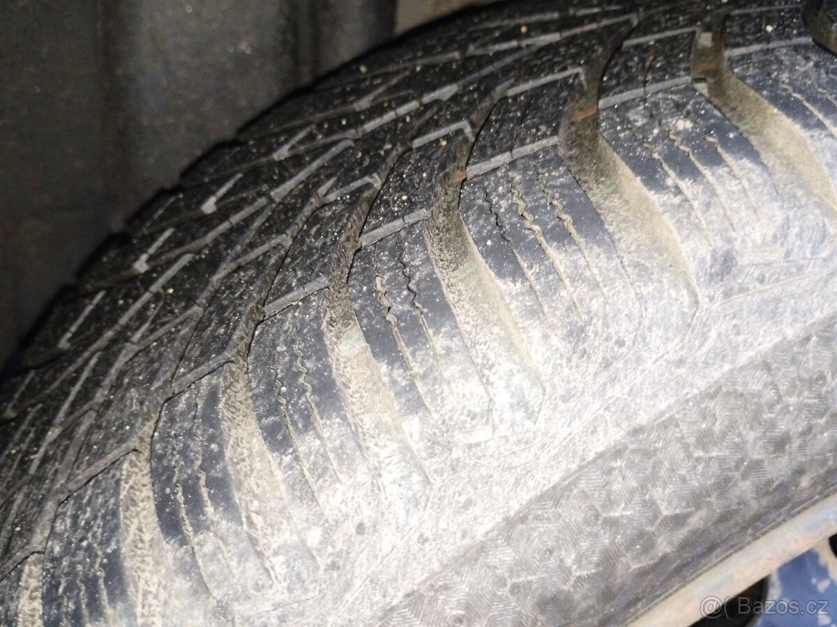 Sada pneu 205/55 R16 na ráfku 6.50 X 16 E=26 z Citroenu C4 - 7