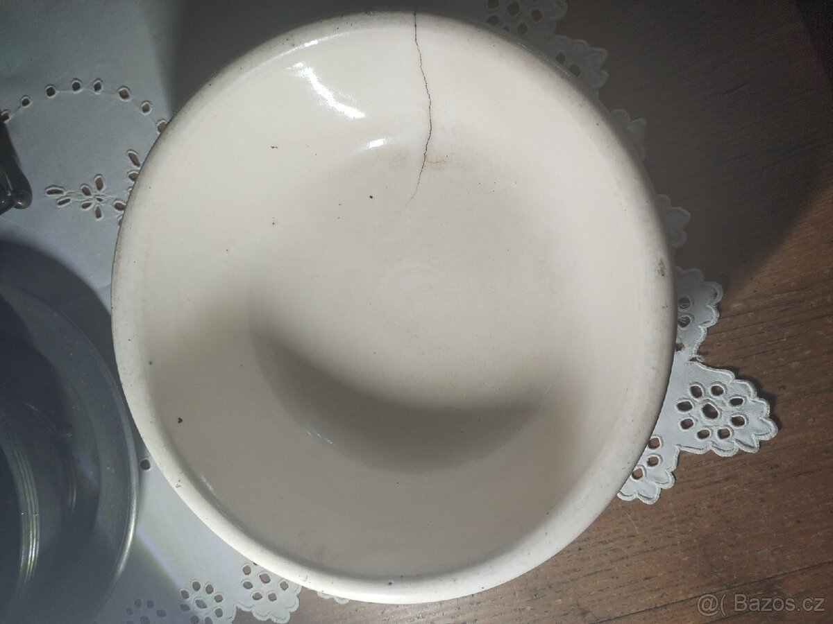 Dvě starožitné keramické mísy - 7