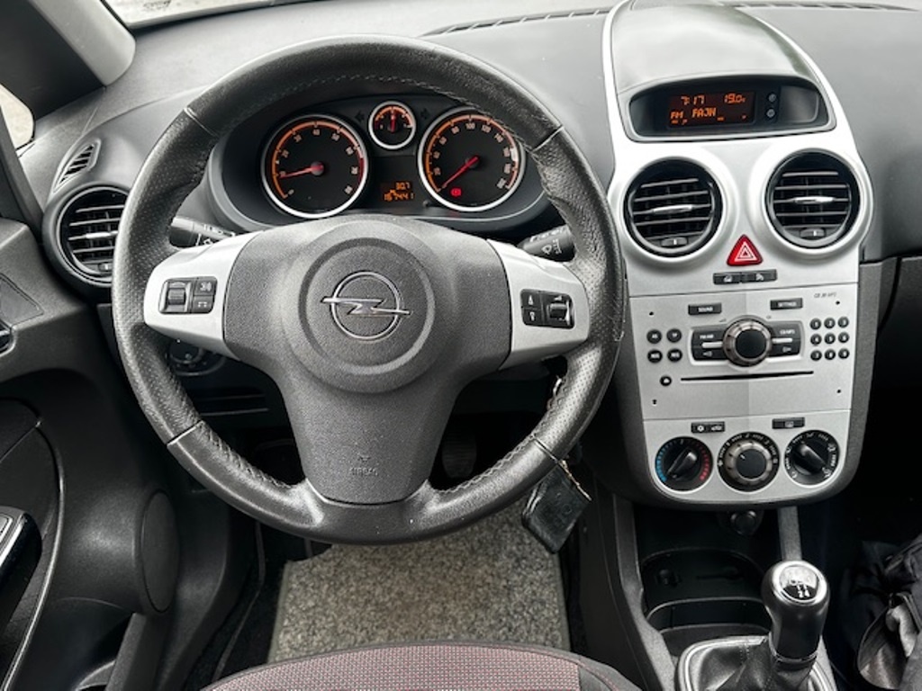 Opel Corsa 1.4i 66kw, r.2008, 1.majitel, klima, STK - 7