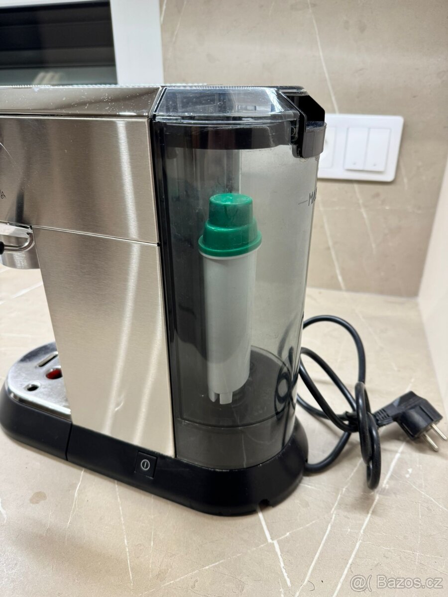 DeLonghi Dedica – kompaktní pákový kávovar + bonus 4x filtr - 7