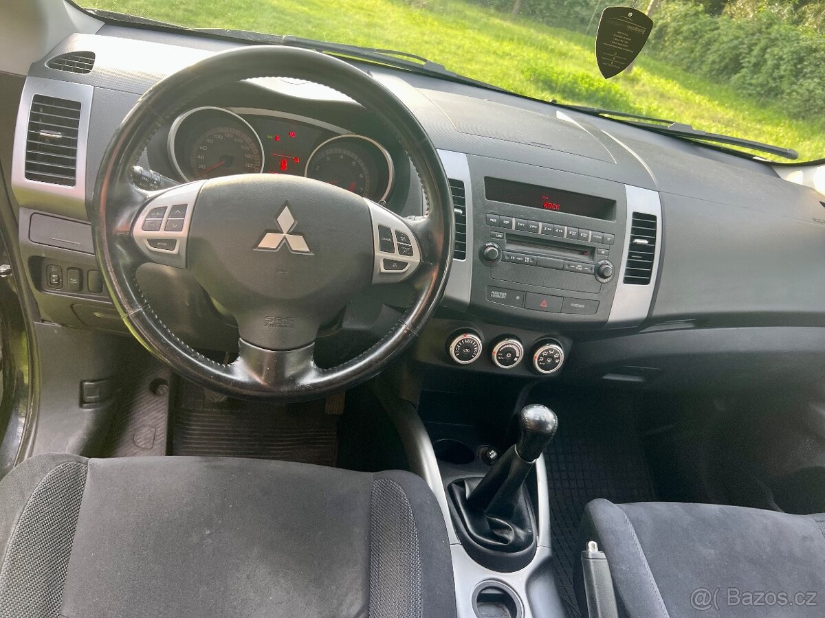 Mitsubishi Outlander 2.4 benzín - 7