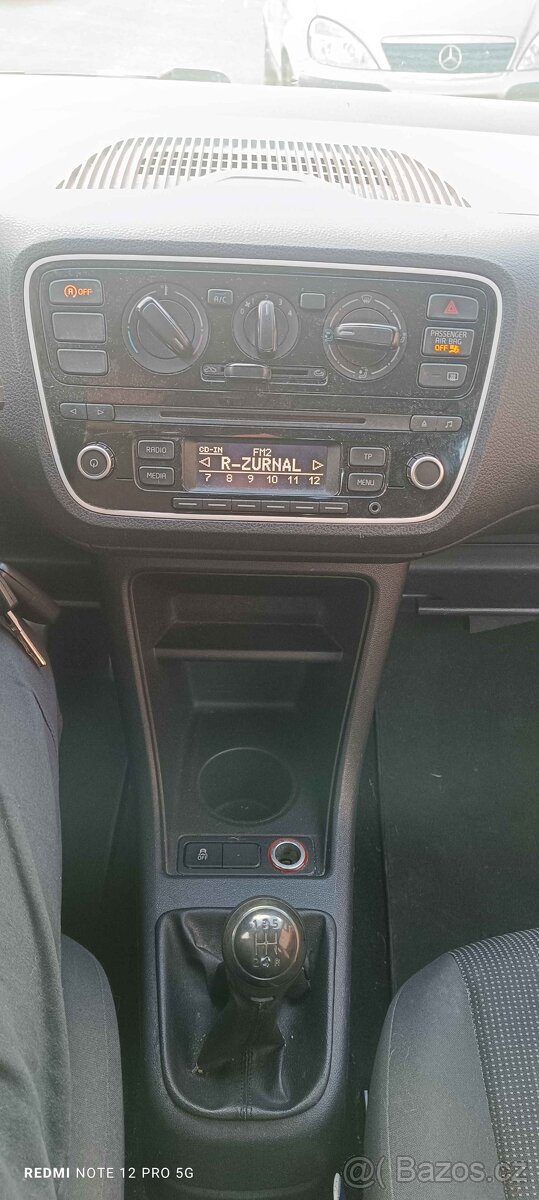 Prodám VW Up, 5 dveřový, 1,0i 44kW, 2014, klima, centrál - 7