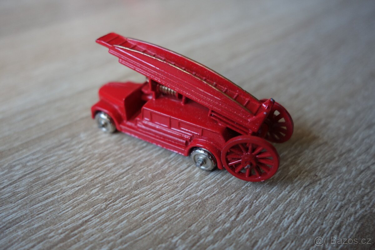 Kovový model hasičů Matchbox No. 9 Dennis Fire Engine - 7