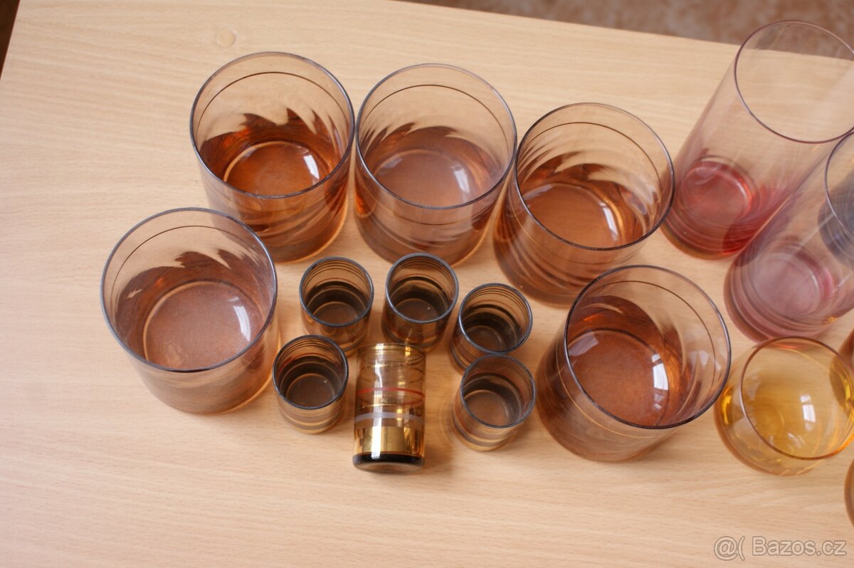 Sklo a porcelán různe prodám prvnich 20fotek - 7