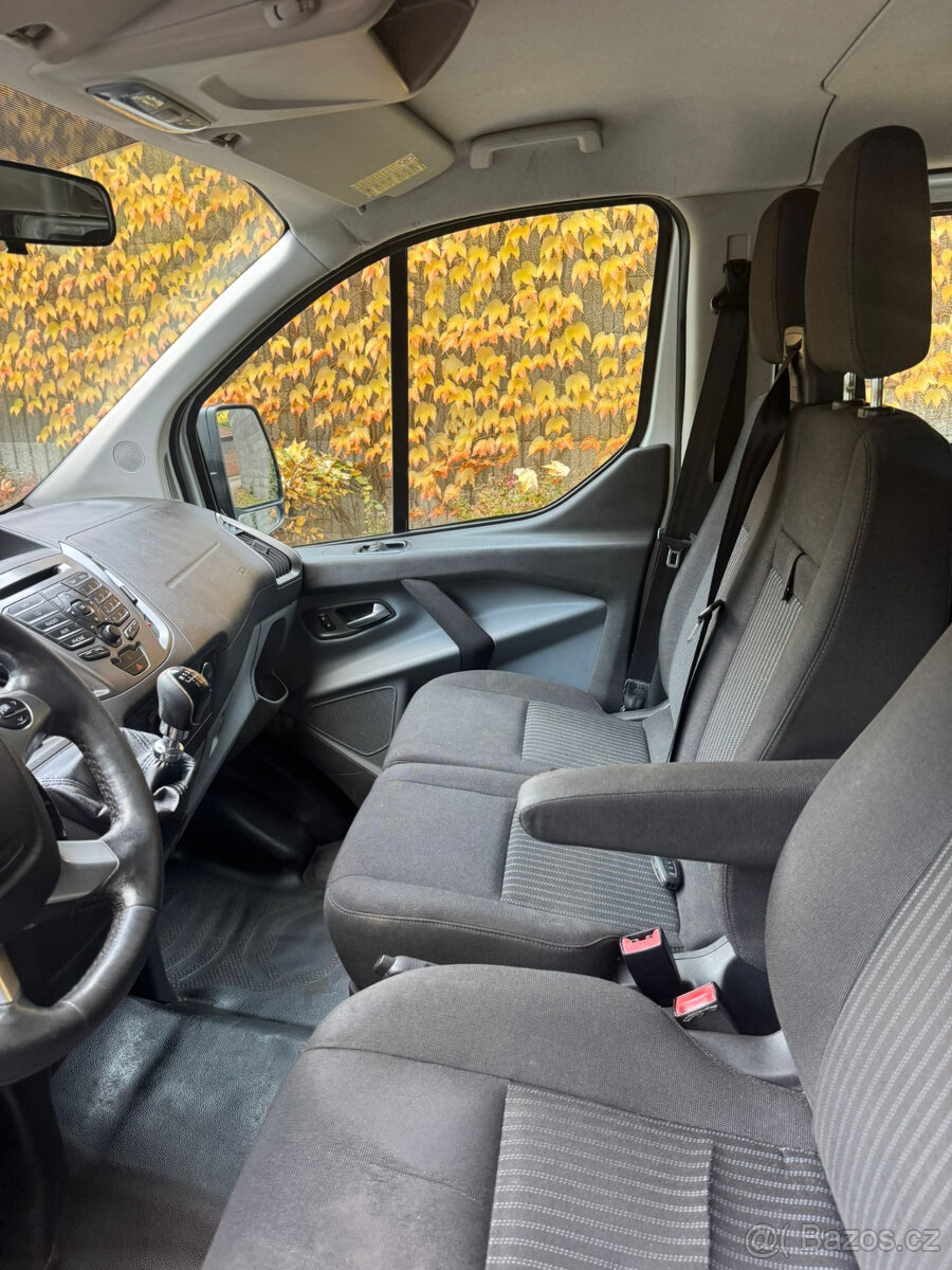 Ford Transit Custom 2.2 TDCi – 6 míst, 2014, tažné 3,1t - 7