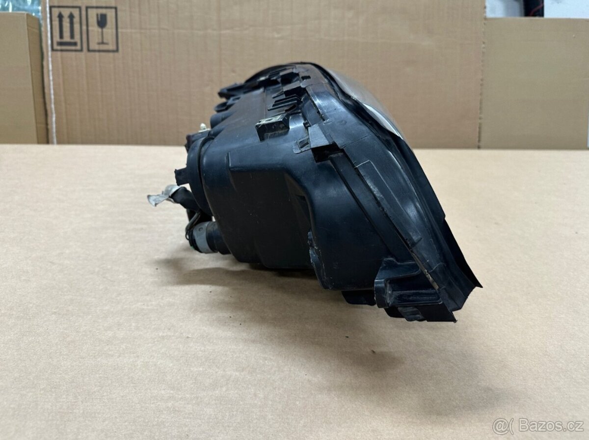 LEVÁ PŘEDNÍ LAMPA V70 04-07 - 7