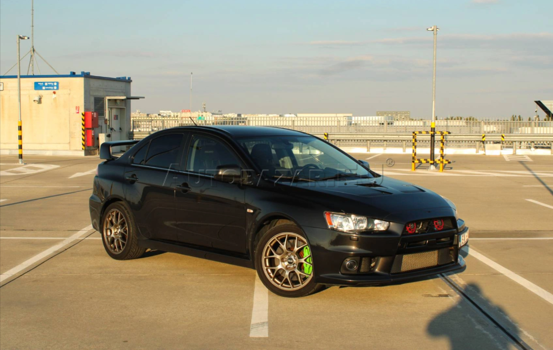 Mitsubishi Lancer Evolution X - 7