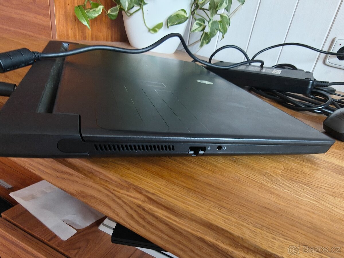 Dell Alienware M 15 Ryzen Ed. R5 - 7