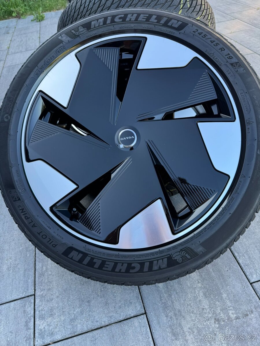 Originál alu kola Volvo EX30 5x108 R19 zimní zánov - 7