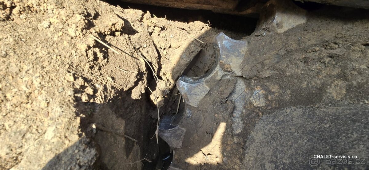 Pásový bagr JCB 220X L, rok výroby 2018, 7486 motohodin - 7