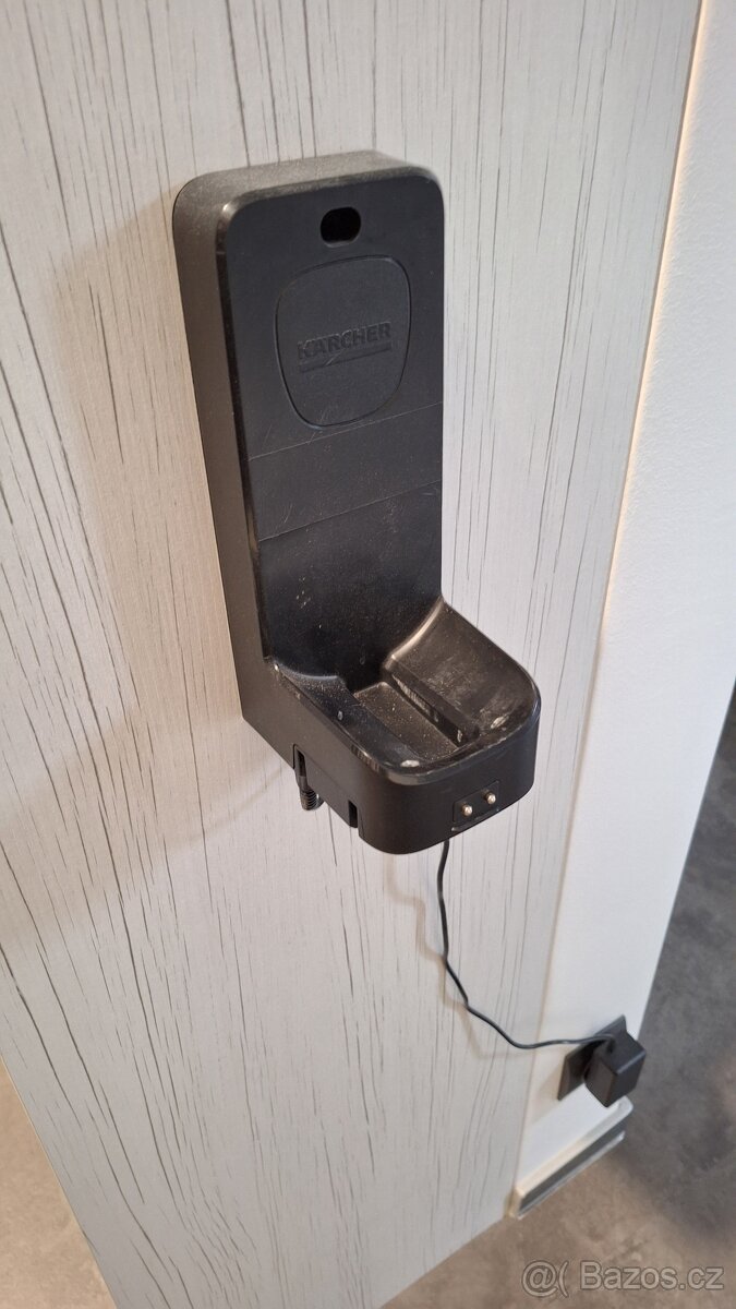 Prodám tyčový vysavač Karcher - 7