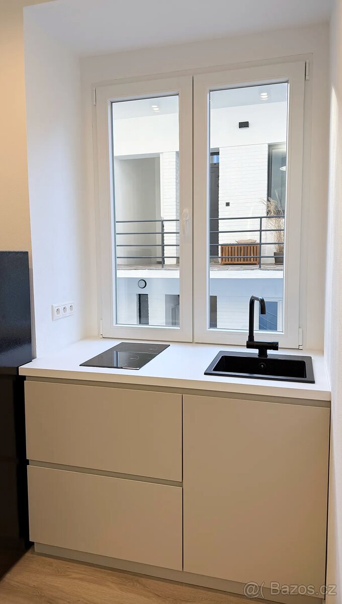 Prodej bytu 1+kk 18,2 m² Ortenovo náměstí - Holešovice - 7