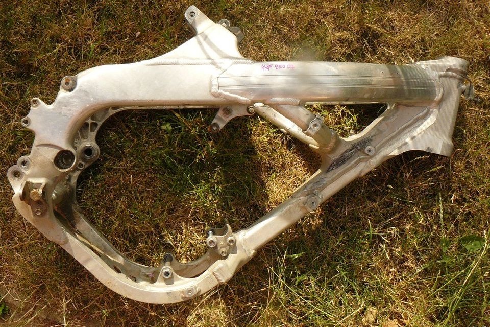 KAWASAKI KXF 250 rok 2007 dily - 7