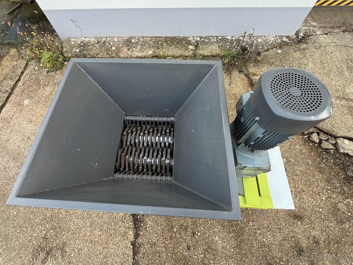 Drtič DR 300 na drcení různých odpadů - 7