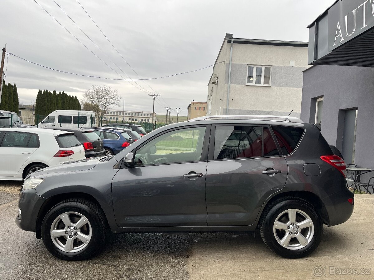 Toyota Rav4 D-4D 4x4 = Uzávierka, Top Stav, Bez korozie = - 7