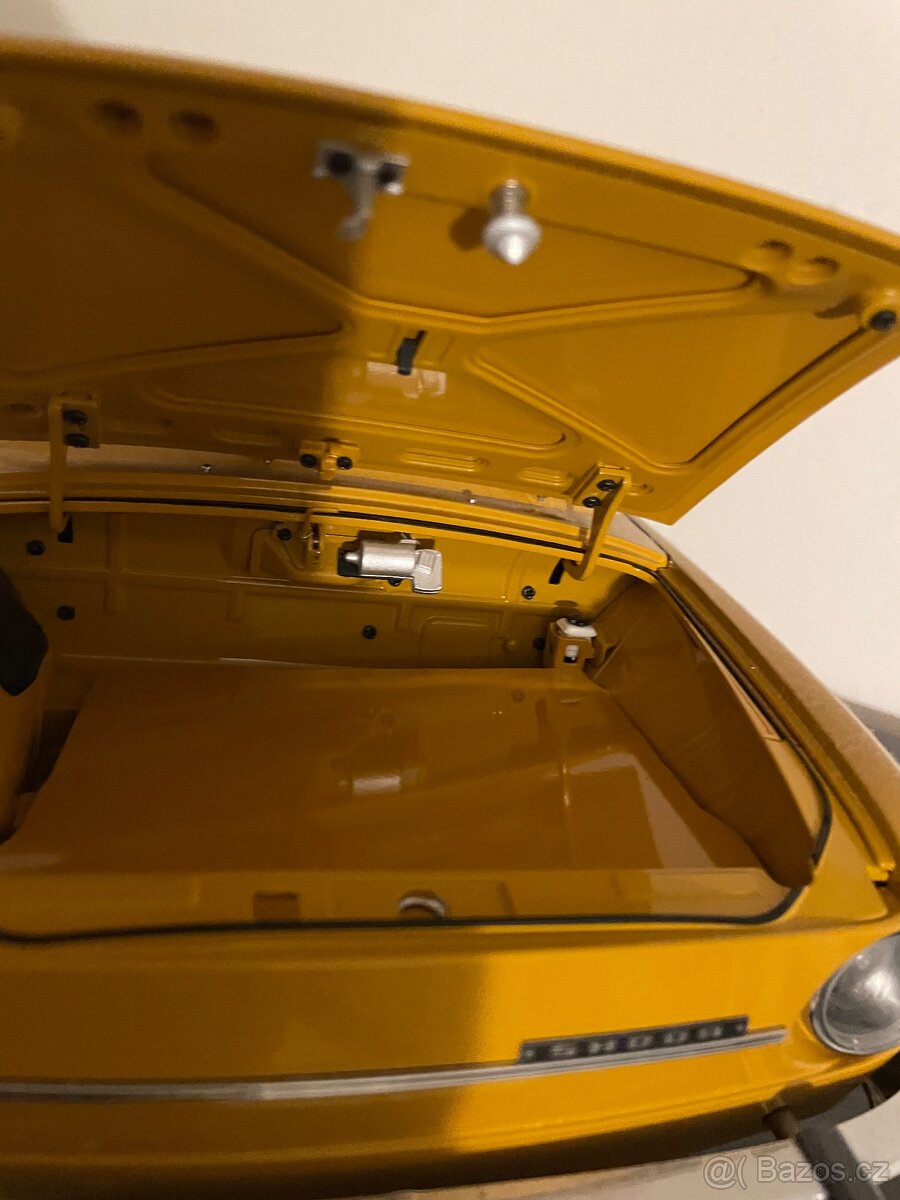 Kovový model ŠKODA 100 v měřítku 1:8 - 7