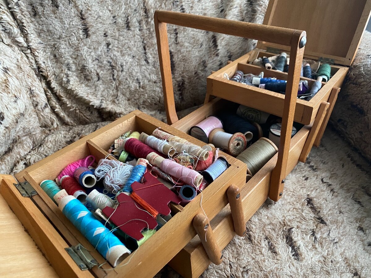 Dřevěná kazeta na šití - 7