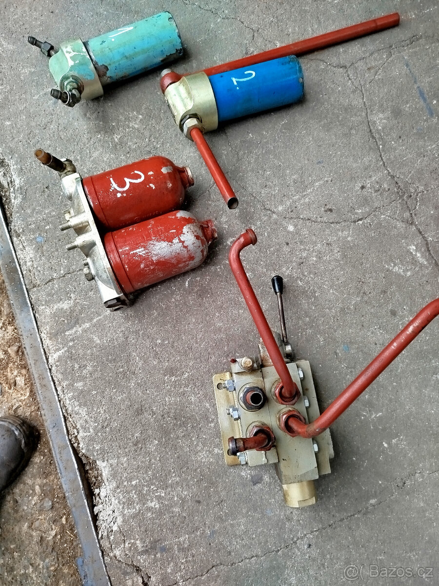 hydraulické filtry a rozvaděč - 7