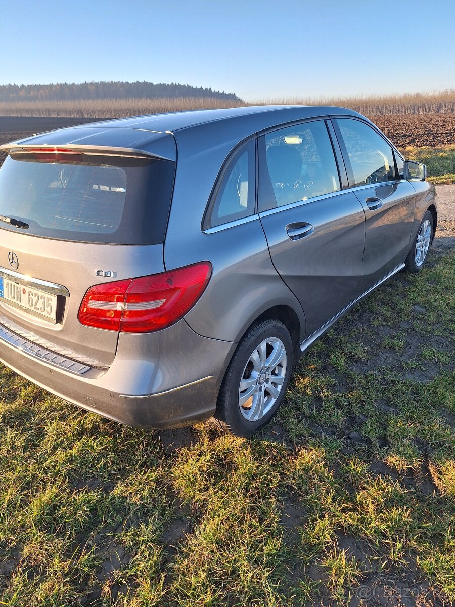 Mercedes-Benz Třídy B 180d 80kw - 7